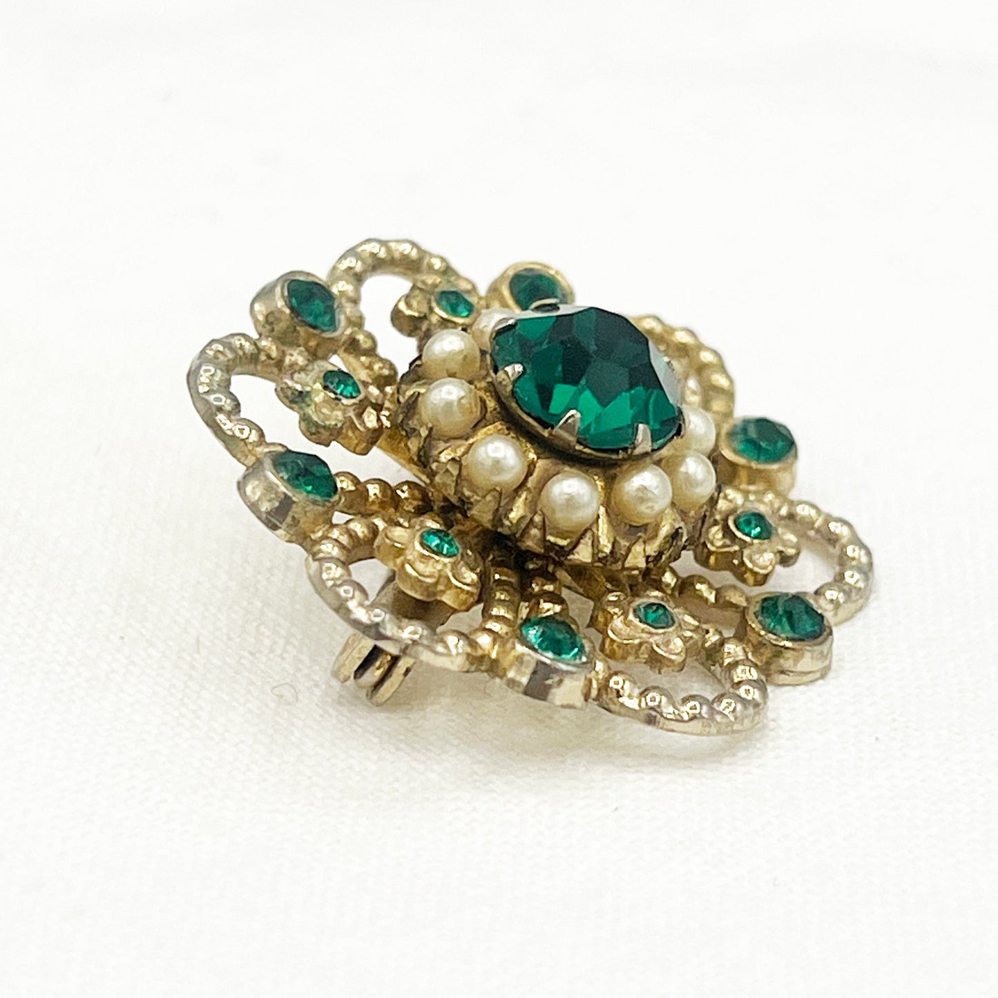 Pre 1955 Coro Green Rhinestone and Simulated Pearl Brooch Pin