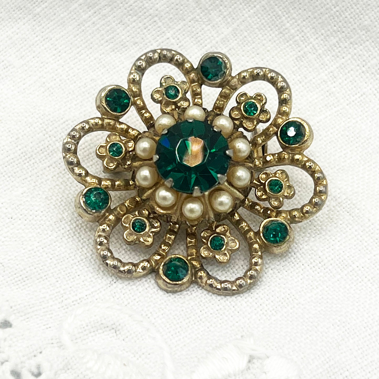 Pre 1955 Coro Green Rhinestone and Simulated Pearl Brooch Pin