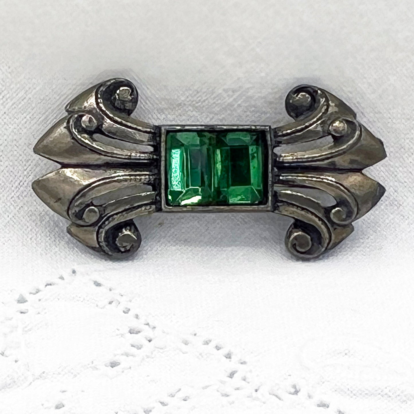 Vintage Estate Pot Metal & Faceted Green Glass Bar brooch/Pin