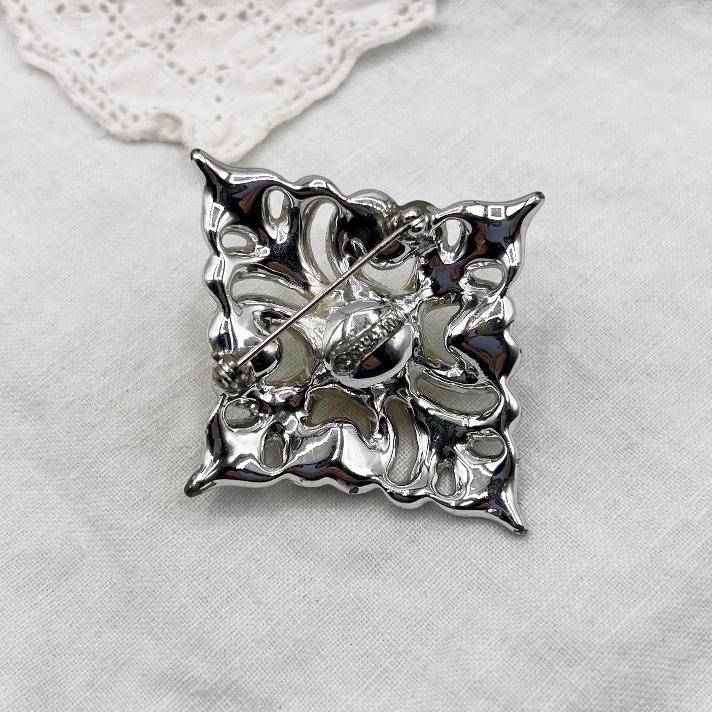 1970s Sarah Coventry Persian Princess Brooch