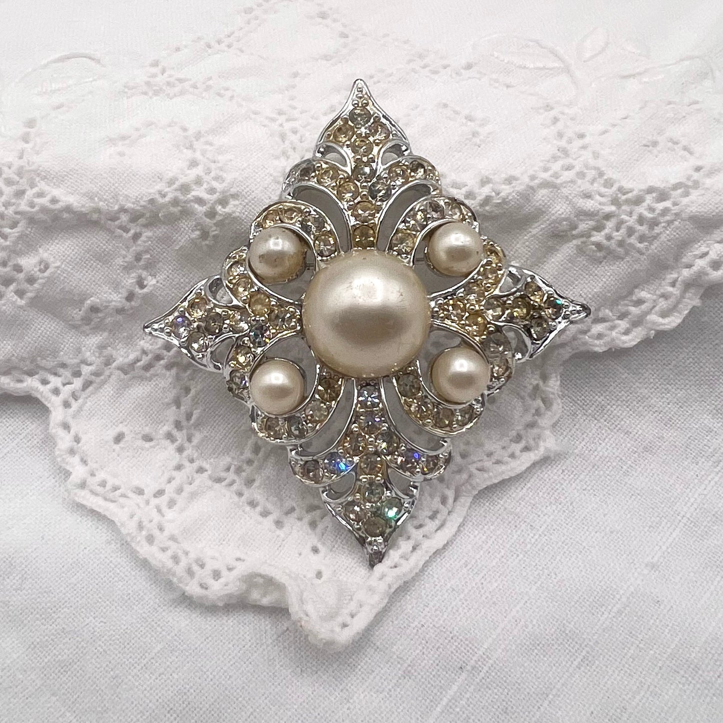 1970s Sarah Coventry Persian Princess Brooch