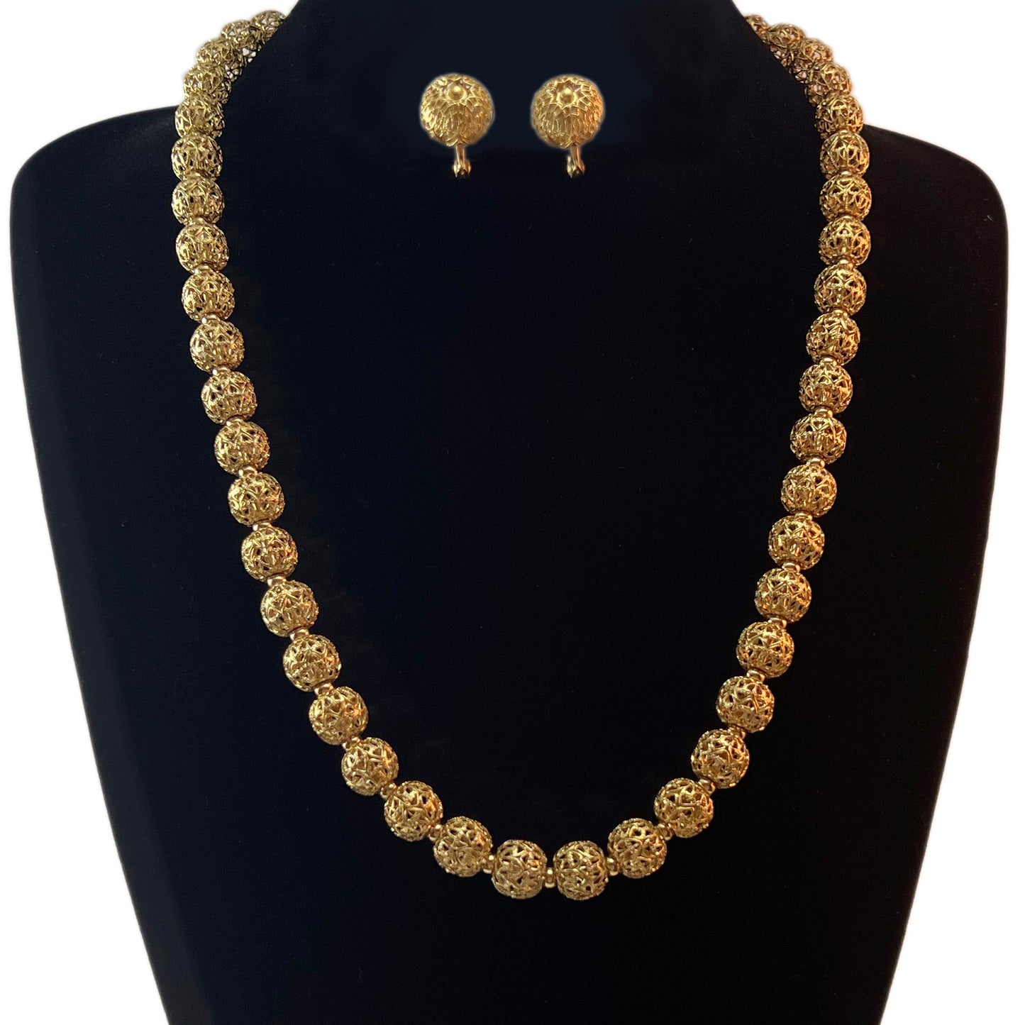 Vintage Monet Filigree Gold Tone Necklace and Earring Set