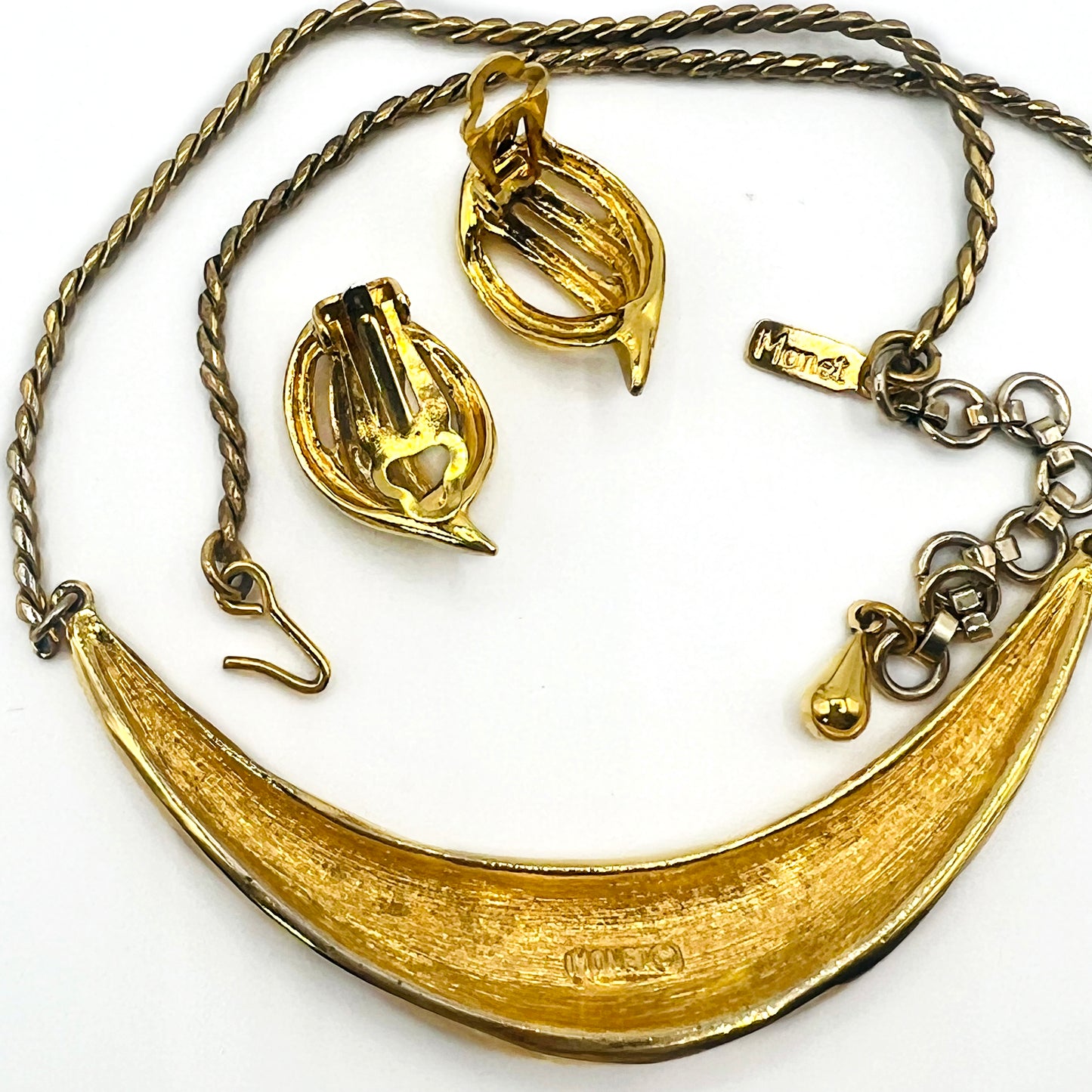 1980s Monet Gold Tone Cresent Shape Necklace