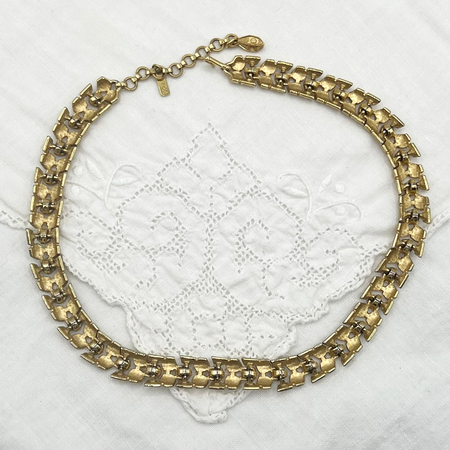 Signed Monet Honeycomb Design Hexagon Cluster Link Choker