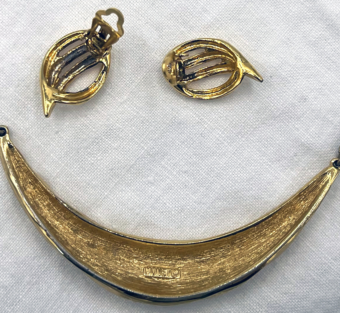 1980s Monet Gold Tone Cresent Shape Necklace