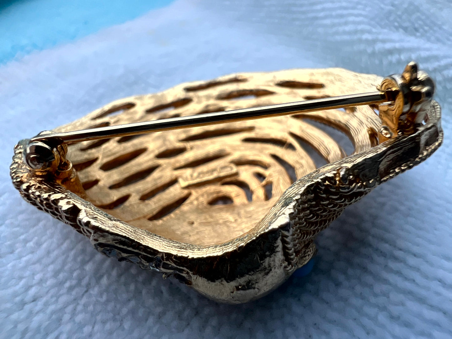 Vintage Capri Gold Tone Sea Shell Brooch