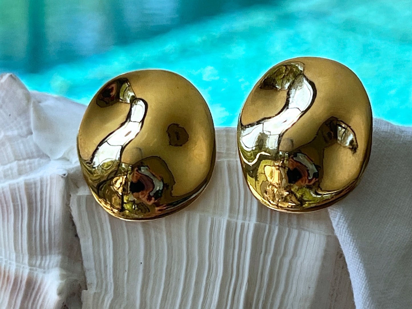 Vintage Goldette Clip on Gold Tone Disk Earrings