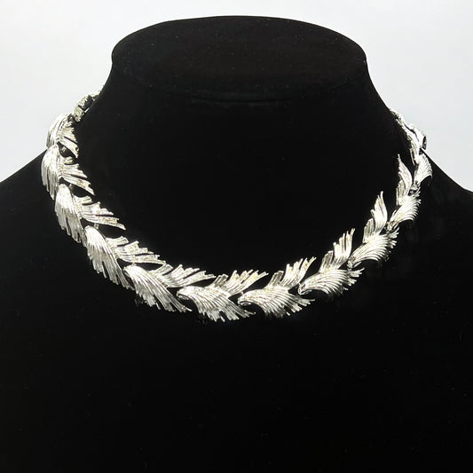 Vintage Lisner Linked Feather Leaf Silver Tone Choker Necklace