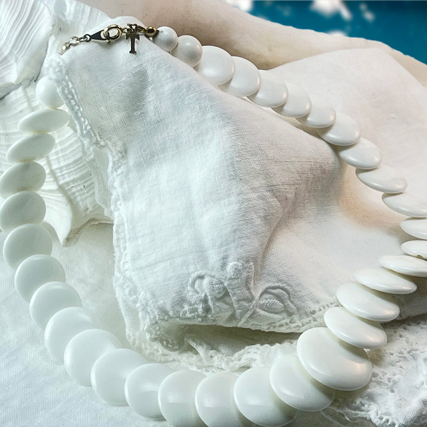 Vintage Trifari Graduated White Disk Choker Necklace, 16"