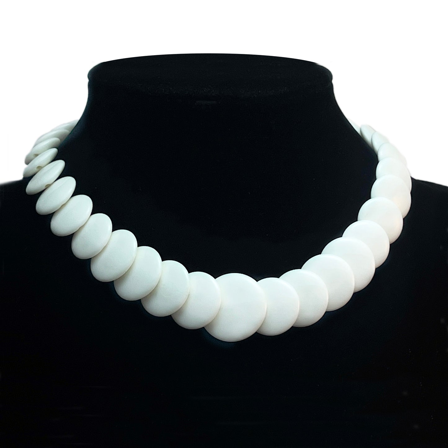 Vintage Trifari Graduated White Disk Choker