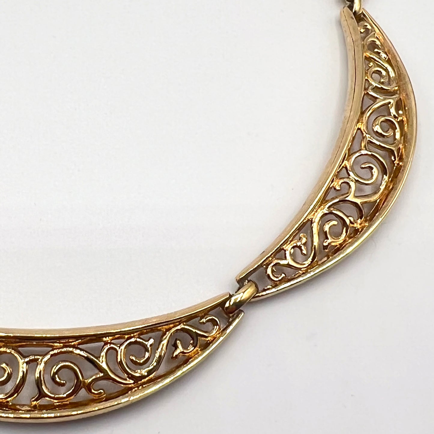 1950s Trifari Filigree Hinge Panel Necklace